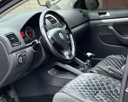 Черный Фольксваген Гольф, объемом двигателя 1.6 л и пробегом 245 тыс. км за 5700 $, фото 9 на Automoto.ua