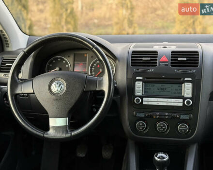 Черный Фольксваген Гольф, объемом двигателя 1.6 л и пробегом 182 тыс. км за 6350 $, фото 67 на Automoto.ua
