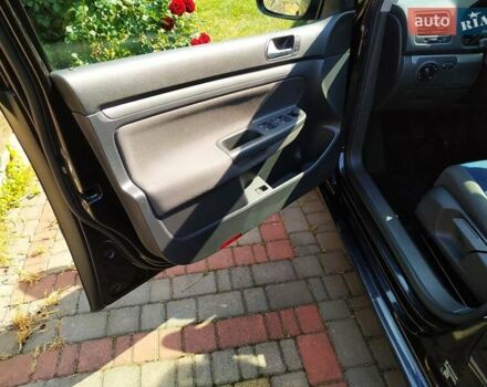 Черный Фольксваген Гольф, объемом двигателя 0 л и пробегом 206 тыс. км за 6400 $, фото 12 на Automoto.ua