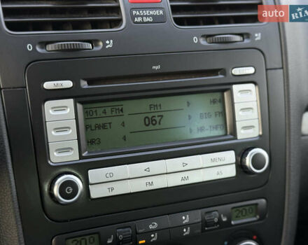 Черный Фольксваген Гольф, объемом двигателя 1.6 л и пробегом 182 тыс. км за 6350 $, фото 73 на Automoto.ua