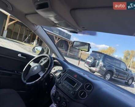 Черный Фольксваген Гольф, объемом двигателя 1.6 л и пробегом 280 тыс. км за 4950 $, фото 1 на Automoto.ua