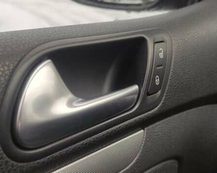 Черный Фольксваген Гольф, объемом двигателя 1.6 л и пробегом 207 тыс. км за 6200 $, фото 24 на Automoto.ua