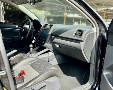 Черный Фольксваген Гольф, объемом двигателя 1.4 л и пробегом 220 тыс. км за 8000 $, фото 14 на Automoto.ua