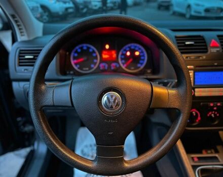 Черный Фольксваген Гольф, объемом двигателя 1.4 л и пробегом 163 тыс. км за 5990 $, фото 19 на Automoto.ua