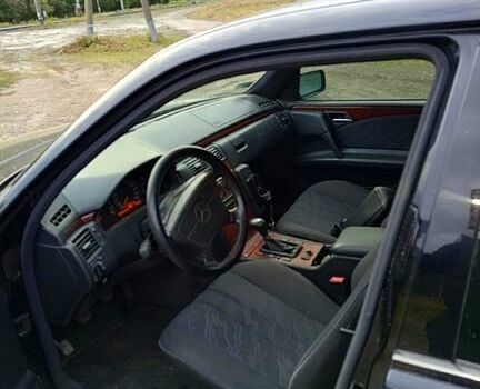 Черный Фольксваген Гольф, объемом двигателя 1.6 л и пробегом 0 тыс. км за 5700 $, фото 5 на Automoto.ua