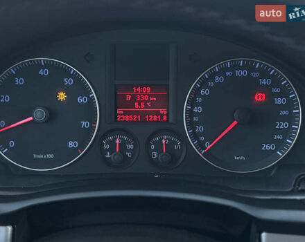 Чорний Фольксваген Гольф, об'ємом двигуна 1.39 л та пробігом 239 тис. км за 5950 $, фото 25 на Automoto.ua