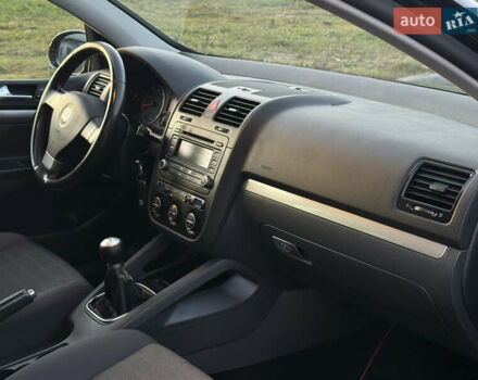 Чорний Фольксваген Гольф, об'ємом двигуна 1.6 л та пробігом 169 тис. км за 5999 $, фото 70 на Automoto.ua