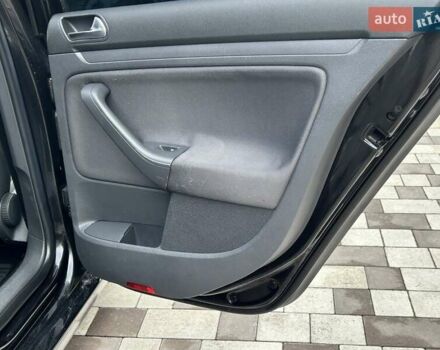 Черный Фольксваген Гольф, объемом двигателя 1.6 л и пробегом 196 тыс. км за 6200 $, фото 46 на Automoto.ua