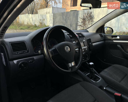 Черный Фольксваген Гольф, объемом двигателя 1.6 л и пробегом 235 тыс. км за 5899 $, фото 9 на Automoto.ua