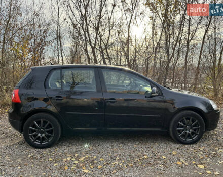 Черный Фольксваген Гольф, объемом двигателя 1.6 л и пробегом 235 тыс. км за 5899 $, фото 1 на Automoto.ua