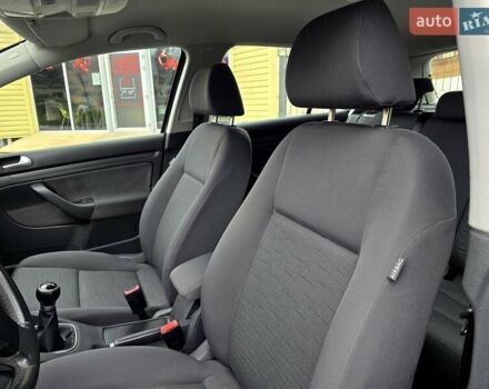 Чорний Фольксваген Гольф, об'ємом двигуна 1.6 л та пробігом 230 тис. км за 6450 $, фото 106 на Automoto.ua