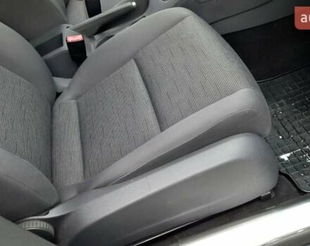 Черный Фольксваген Гольф, объемом двигателя 1.6 л и пробегом 246 тыс. км за 5099 $, фото 22 на Automoto.ua