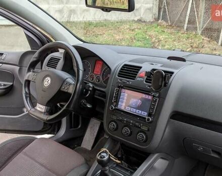Черный Фольксваген Гольф, объемом двигателя 1.4 л и пробегом 230 тыс. км за 6500 $, фото 16 на Automoto.ua