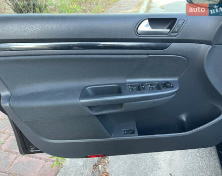 Черный Фольксваген Гольф, объемом двигателя 1.4 л и пробегом 217 тыс. км за 7750 $, фото 31 на Automoto.ua