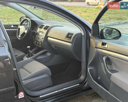 Чорний Фольксваген Гольф, об'ємом двигуна 1.6 л та пробігом 169 тис. км за 5999 $, фото 64 на Automoto.ua