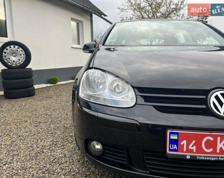 Черный Фольксваген Гольф, объемом двигателя 1.6 л и пробегом 253 тыс. км за 6250 $, фото 20 на Automoto.ua