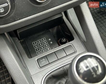 Черный Фольксваген Гольф, объемом двигателя 1.6 л и пробегом 196 тыс. км за 6200 $, фото 30 на Automoto.ua