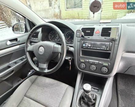 Черный Фольксваген Гольф, объемом двигателя 1.6 л и пробегом 242 тыс. км за 6750 $, фото 17 на Automoto.ua