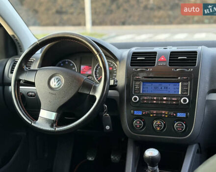 Чорний Фольксваген Гольф, об'ємом двигуна 1.6 л та пробігом 169 тис. км за 5999 $, фото 77 на Automoto.ua