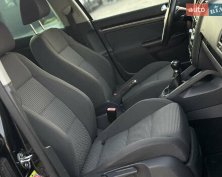 Черный Фольксваген Гольф, объемом двигателя 1.6 л и пробегом 182 тыс. км за 6350 $, фото 62 на Automoto.ua