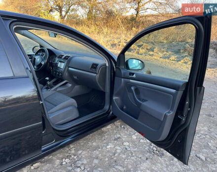 Чорний Фольксваген Гольф, об'ємом двигуна 1.4 л та пробігом 182 тис. км за 5850 $, фото 30 на Automoto.ua