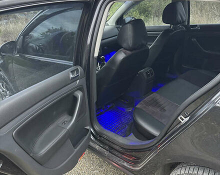 Черный Фольксваген Гольф, объемом двигателя 1.6 л и пробегом 244 тыс. км за 5799 $, фото 7 на Automoto.ua