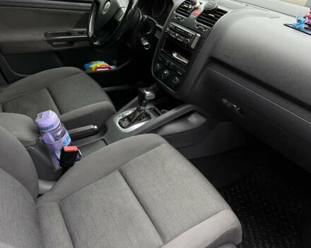 Черный Фольксваген Гольф, объемом двигателя 1.6 л и пробегом 243 тыс. км за 6300 $, фото 13 на Automoto.ua