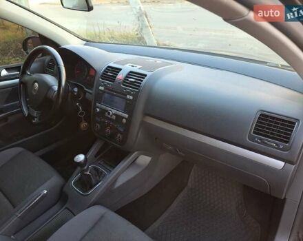 Черный Фольксваген Гольф, объемом двигателя 1.39 л и пробегом 220 тыс. км за 6400 $, фото 34 на Automoto.ua