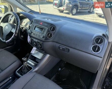 Черный Фольксваген Гольф, объемом двигателя 1.6 л и пробегом 280 тыс. км за 4550 $, фото 2 на Automoto.ua