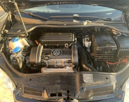 Черный Фольксваген Гольф, объемом двигателя 1.4 л и пробегом 222 тыс. км за 5700 $, фото 4 на Automoto.ua