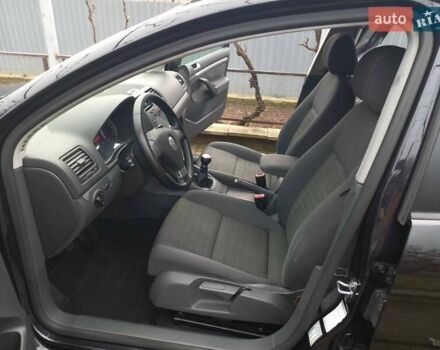 Черный Фольксваген Гольф, объемом двигателя 1.4 л и пробегом 207 тыс. км за 5700 $, фото 2 на Automoto.ua