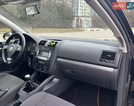 Чорний Фольксваген Гольф, об'ємом двигуна 1.4 л та пробігом 236 тис. км за 5850 $, фото 34 на Automoto.ua