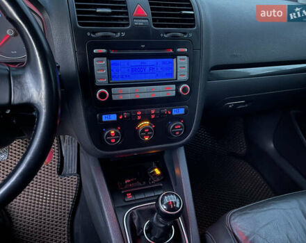 Черный Фольксваген Гольф, объемом двигателя 1.39 л и пробегом 183 тыс. км за 5450 $, фото 13 на Automoto.ua