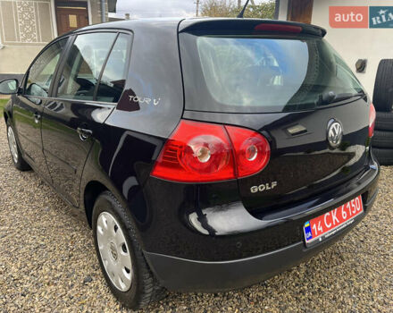 Черный Фольксваген Гольф, объемом двигателя 1.6 л и пробегом 253 тыс. км за 6250 $, фото 13 на Automoto.ua