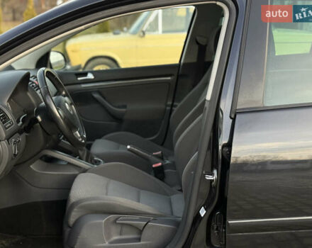 Черный Фольксваген Гольф, объемом двигателя 1.6 л и пробегом 182 тыс. км за 6350 $, фото 46 на Automoto.ua