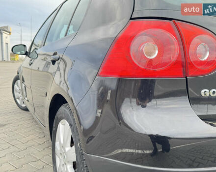 Черный Фольксваген Гольф, объемом двигателя 1.6 л и пробегом 218 тыс. км за 5900 $, фото 12 на Automoto.ua