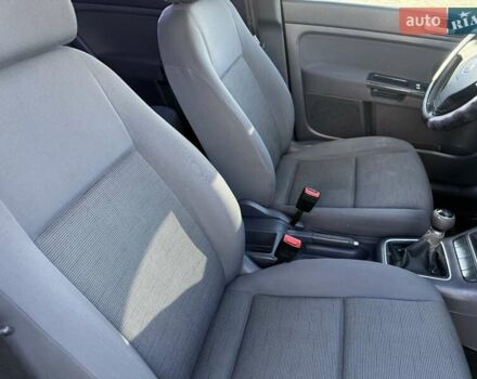 Черный Фольксваген Гольф, объемом двигателя 1.6 л и пробегом 280 тыс. км за 4950 $, фото 3 на Automoto.ua