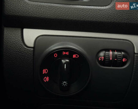 Черный Фольксваген Гольф, объемом двигателя 1.6 л и пробегом 290 тыс. км за 6350 $, фото 8 на Automoto.ua