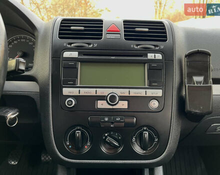 Черный Фольксваген Гольф, объемом двигателя 1.6 л и пробегом 235 тыс. км за 5899 $, фото 16 на Automoto.ua