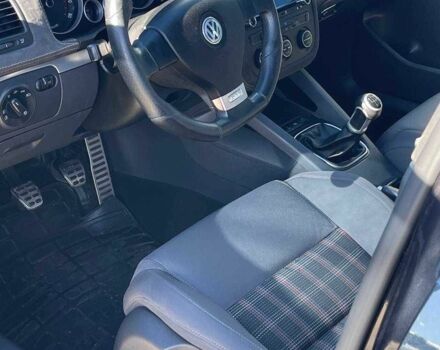 Черный Фольксваген Гольф, объемом двигателя 2 л и пробегом 228 тыс. км за 5600 $, фото 12 на Automoto.ua