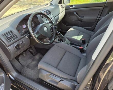 Черный Фольксваген Гольф, объемом двигателя 1.6 л и пробегом 223 тыс. км за 6400 $, фото 7 на Automoto.ua