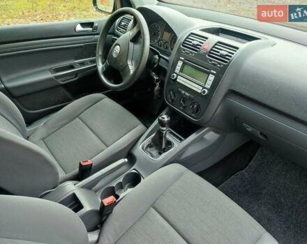 Фольксваген Гольф 2007 у Ямпіль на Automoto.ua Чорний Фольксваген Гольф, об'ємом двигуна 1.6 л та пробігом 189 тис. км за 6199 $, фото 16 на Automoto.ua