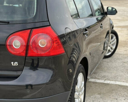 Черный Фольксваген Гольф, объемом двигателя 1.6 л и пробегом 227 тыс. км за 6299 $, фото 9 на Automoto.ua