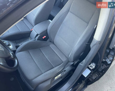 Черный Фольксваген Гольф, объемом двигателя 1.4 л и пробегом 217 тыс. км за 7750 $, фото 37 на Automoto.ua