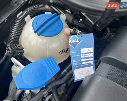 Черный Фольксваген Гольф, объемом двигателя 1.6 л и пробегом 253 тыс. км за 6250 $, фото 95 на Automoto.ua