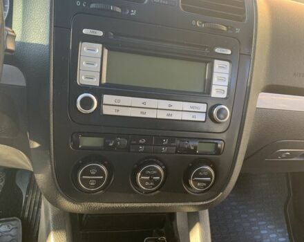 Черный Фольксваген Гольф, объемом двигателя 1.4 л и пробегом 222 тыс. км за 5700 $, фото 2 на Automoto.ua