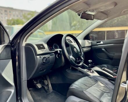 Черный Фольксваген Гольф, объемом двигателя 1.4 л и пробегом 220 тыс. км за 8000 $, фото 7 на Automoto.ua