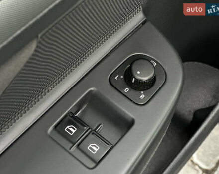 Черный Фольксваген Гольф, объемом двигателя 1.4 л и пробегом 191 тыс. км за 5550 $, фото 19 на Automoto.ua