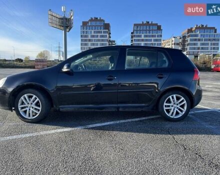 Черный Фольксваген Гольф, объемом двигателя 1.6 л и пробегом 195 тыс. км за 6000 $, фото 4 на Automoto.ua