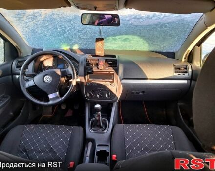 Черный Фольксваген Гольф, объемом двигателя 1.6 л и пробегом 250 тыс. км за 5299 $, фото 3 на Automoto.ua